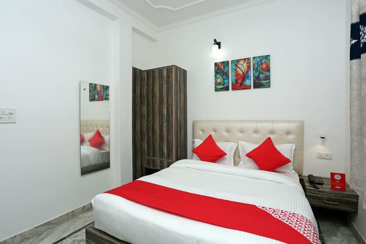 Hotel Oyo 16544 Bella Vista By Jordan Agra  Exteriér fotografie