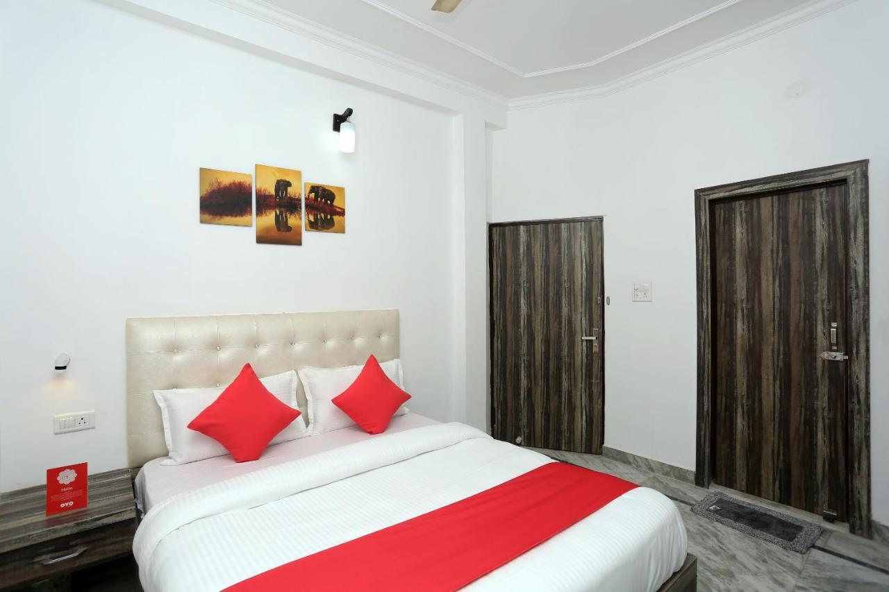 Hotel Oyo 16544 Bella Vista By Jordan Agra  Exteriér fotografie