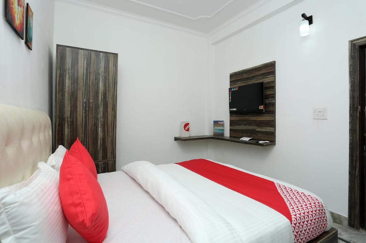 Hotel Oyo 16544 Bella Vista By Jordan Agra  Exteriér fotografie