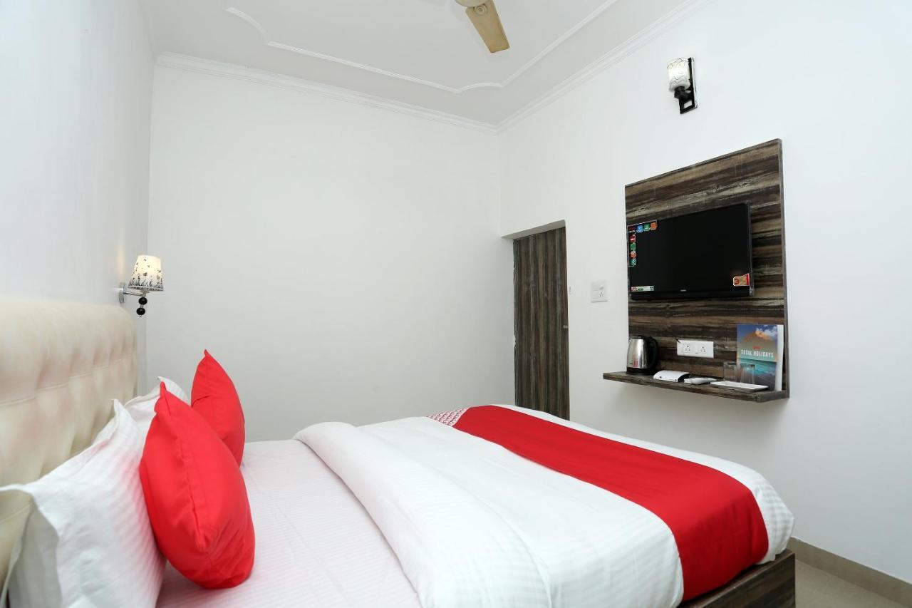 Hotel Oyo 16544 Bella Vista By Jordan Agra  Exteriér fotografie