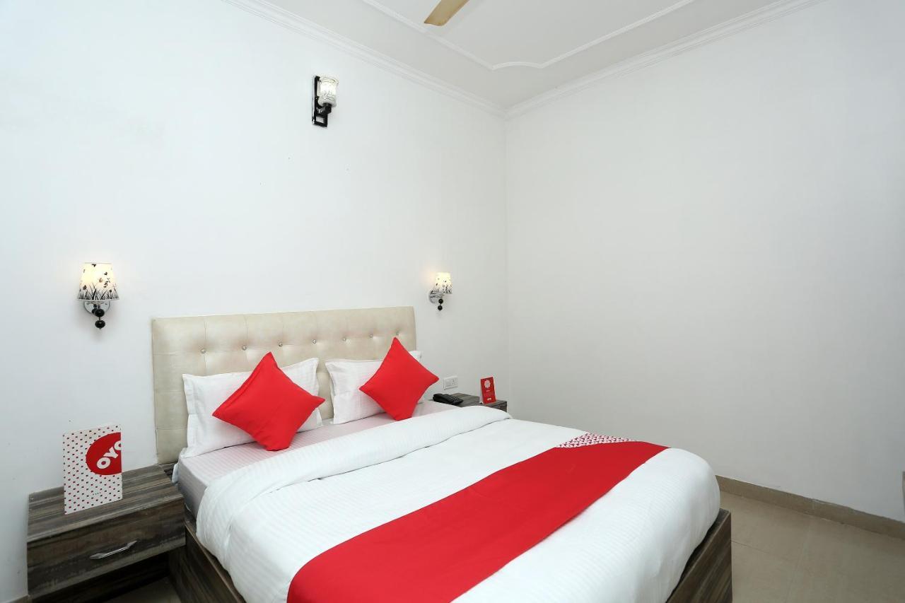 Hotel Oyo 16544 Bella Vista By Jordan Agra  Exteriér fotografie
