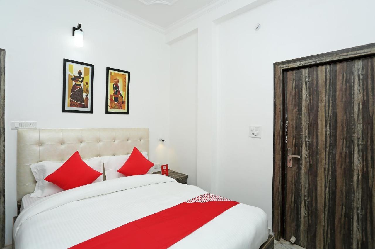 Hotel Oyo 16544 Bella Vista By Jordan Agra  Exteriér fotografie